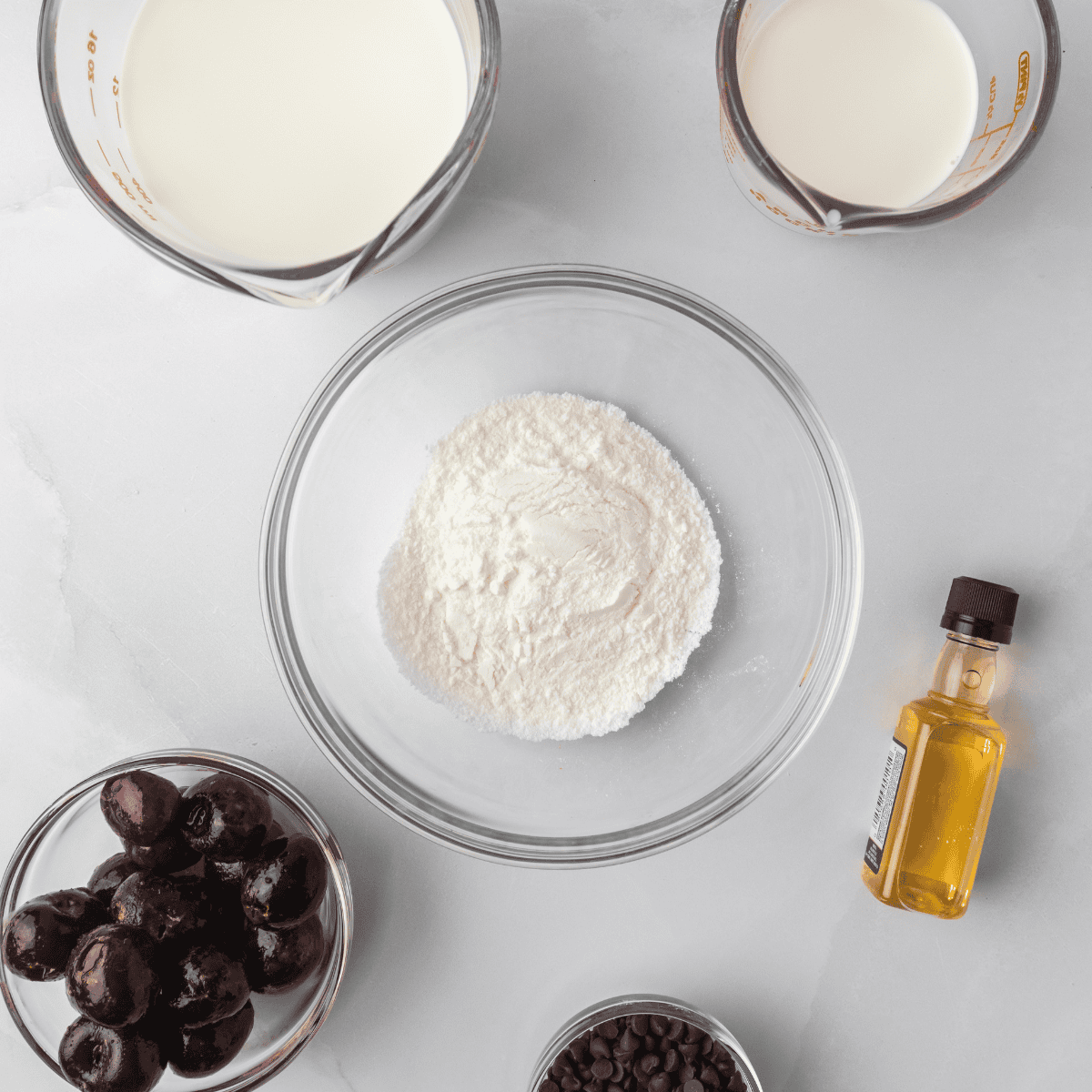 Ingredients needed for Quick and easy – ready in minutes without heating up the oven
Golden, buttery topping – perfectly crisp while staying tender inside
Juicy cherries – bursting with sweet-tart flavor in every bite
Minimal cleanup – made entirely in the air fryer
Perfect for any occasion – solo dessert, family treat, or last-minute entertaining on kitchen table.