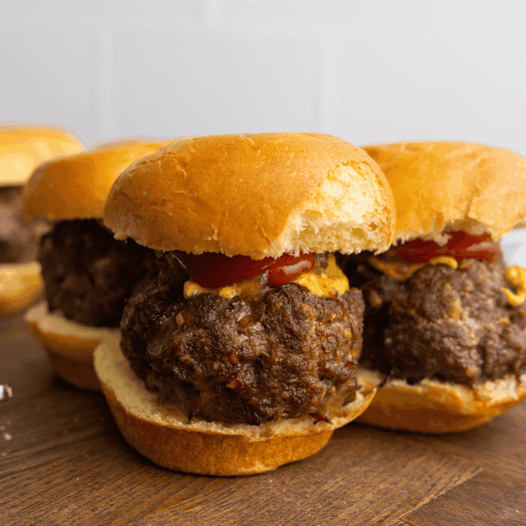 Easy homemade Chili&rsquo;s Big Mouth Bites copycat &ndash; crispy tortilla bites filled with melted cheese and seasoned beef.