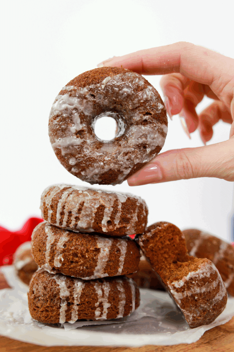  Freshly baked air fryer gingerbread donuts with warm spices and glaze