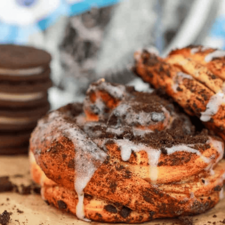 Air Fryer Oreo Cinnamon Rolls