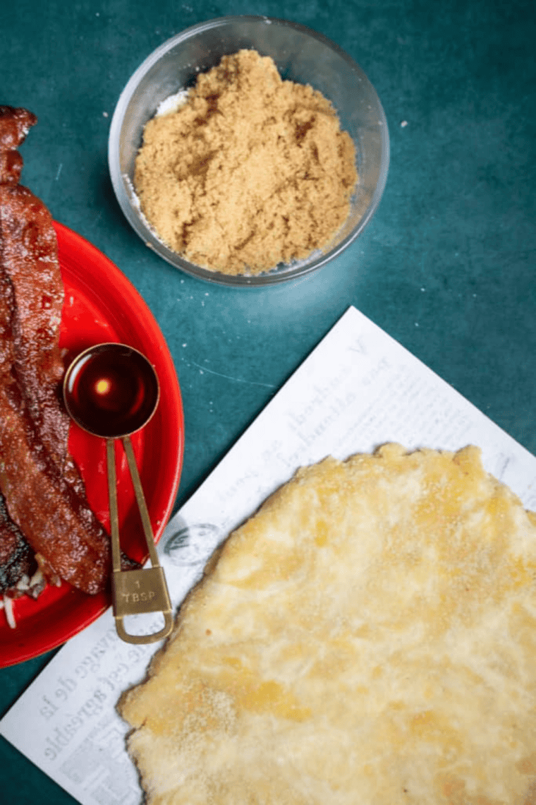 Mix stevia, almond flour, and egg into slightly cooled cheese mixture.