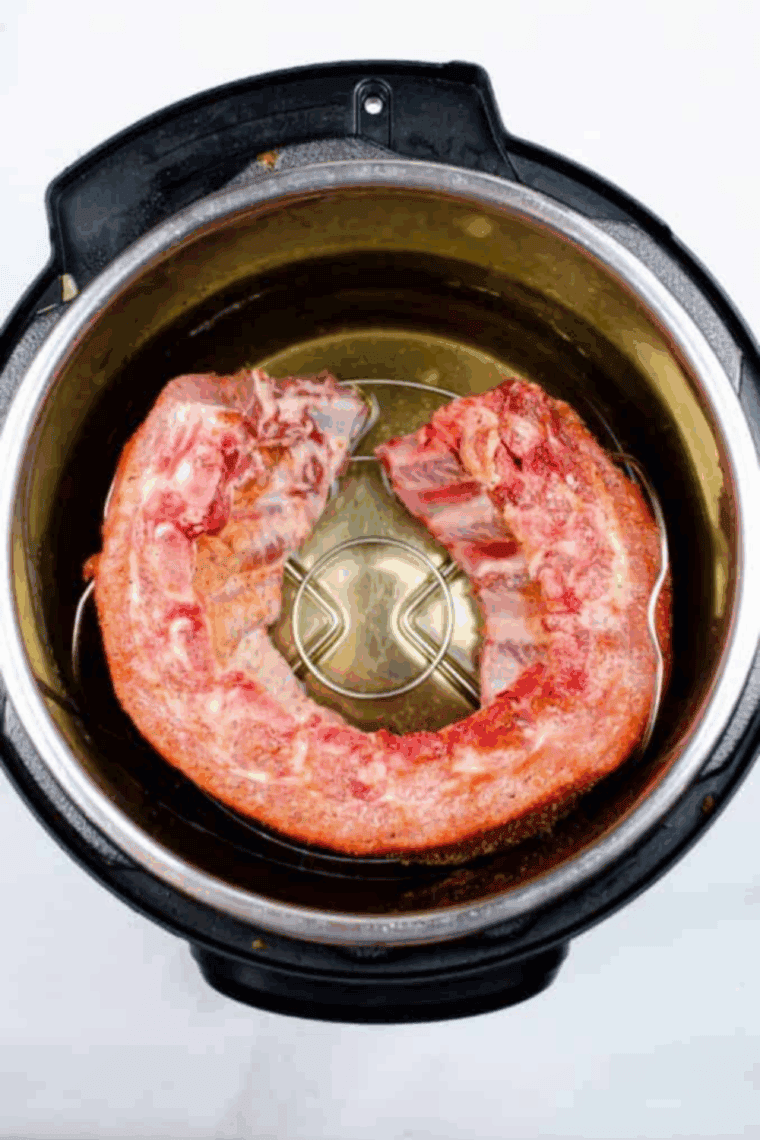 Place ribs into the Instant Pot.
