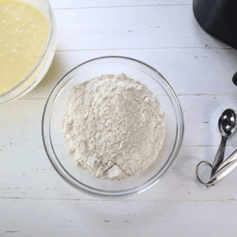 In another bowl, add the all-purpose flour, baking powder, baking soda, ground cinnamon, cloves and salt, mix well.