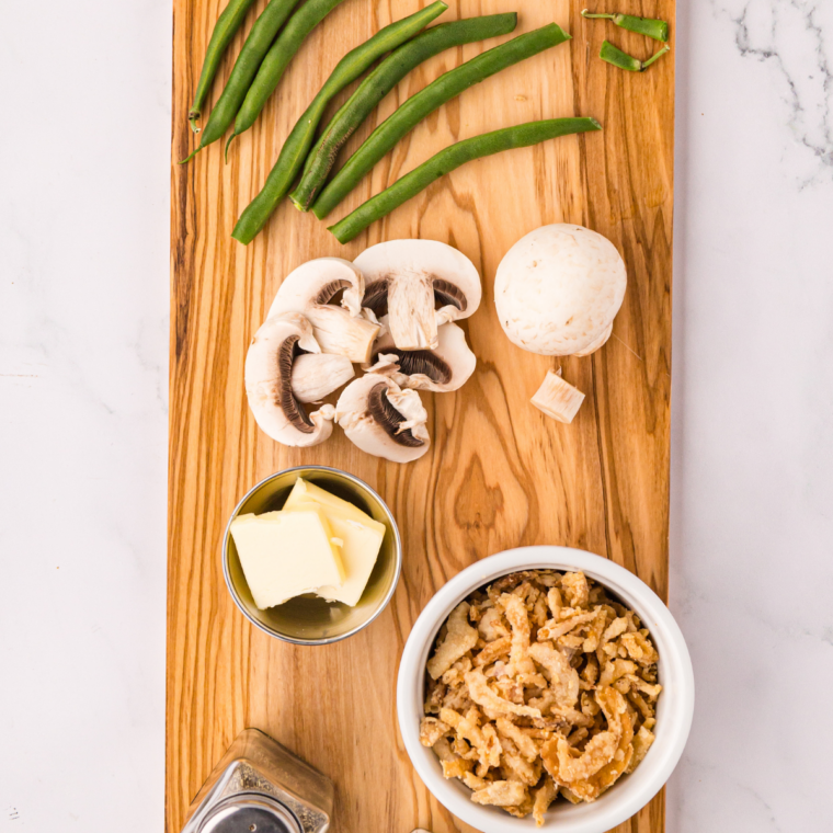 Fresh green beans, oil, garlic, salt, and pepper for a Blackstone side dish