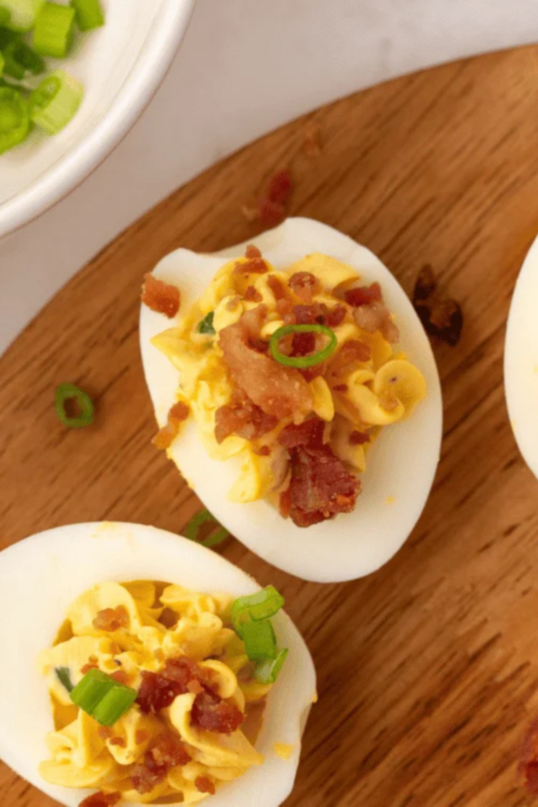 The best deviled eggs without mustard recipe &mdash; easy 6-ingredient appetizer