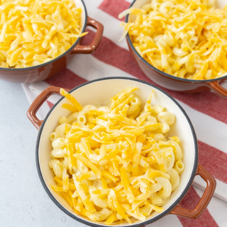 Culver’s-style mac and cheese served with a ButterBurger and onion rings
