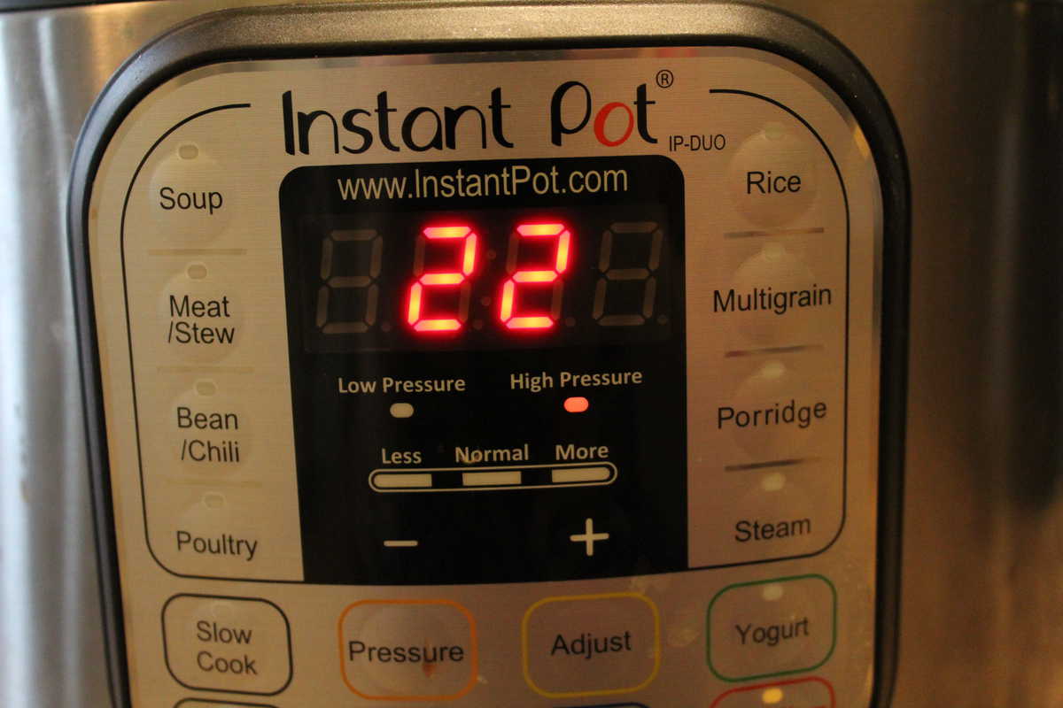 Set Instant Pot to 22 minutes Instant Pot Garlic Brown Rice