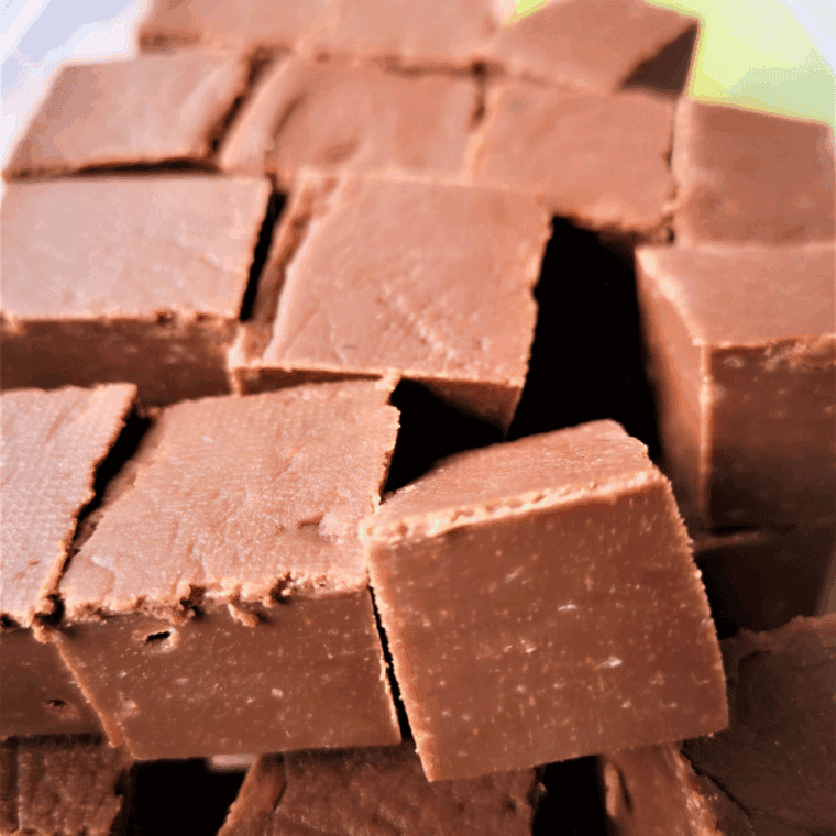 Copycat Buc-ee’s Fudge on kitchen table.