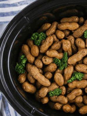 Easy Cajun Boiled Peanuts in Crockpot