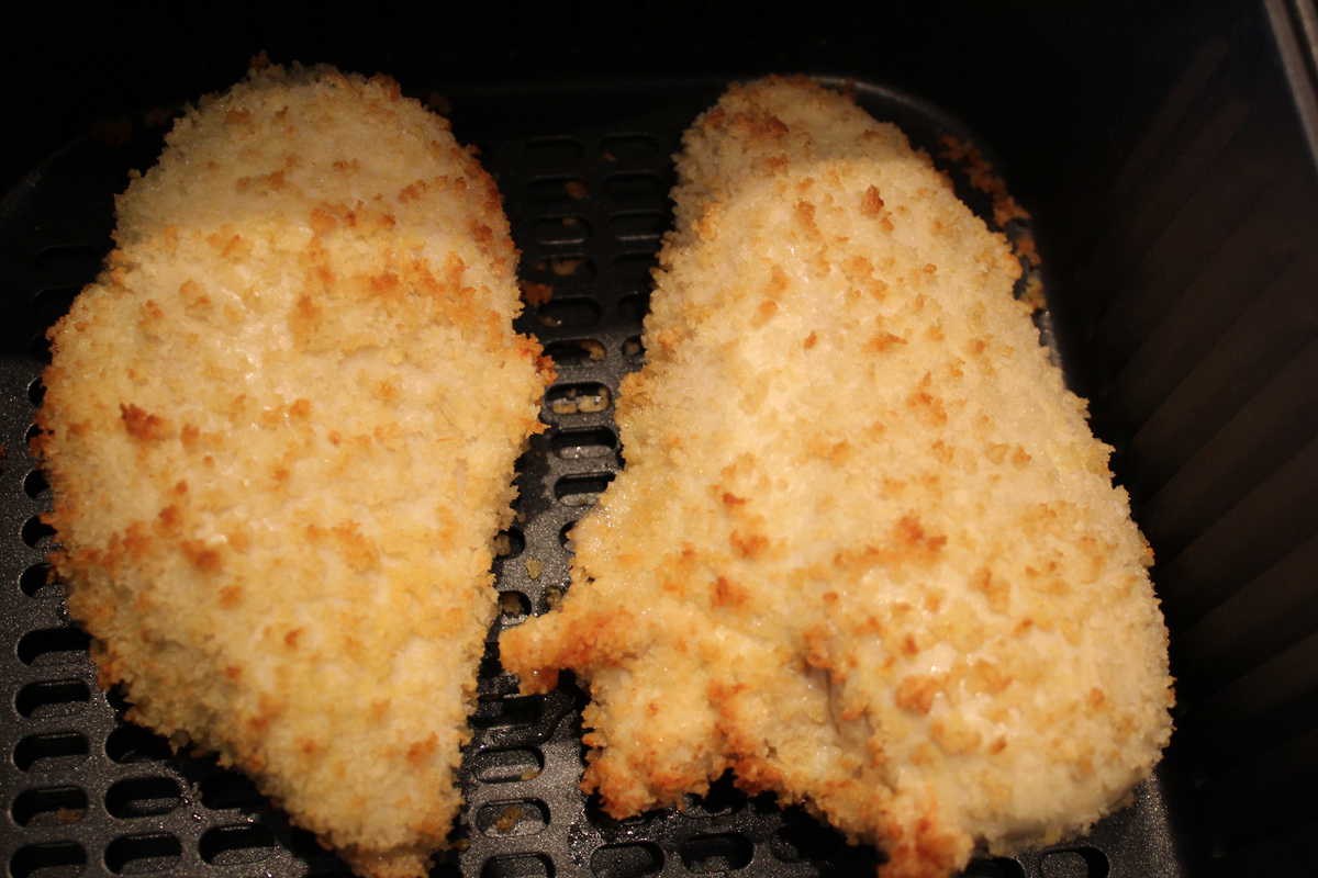 Air Fryer-Light and Airy Breaded Chicken Bread (Chicken 