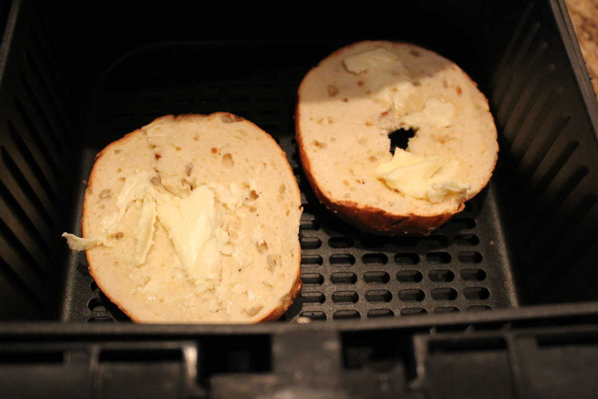 air-fryer-perfectly-toasted-bagels-and-toast-fork-to-spoon