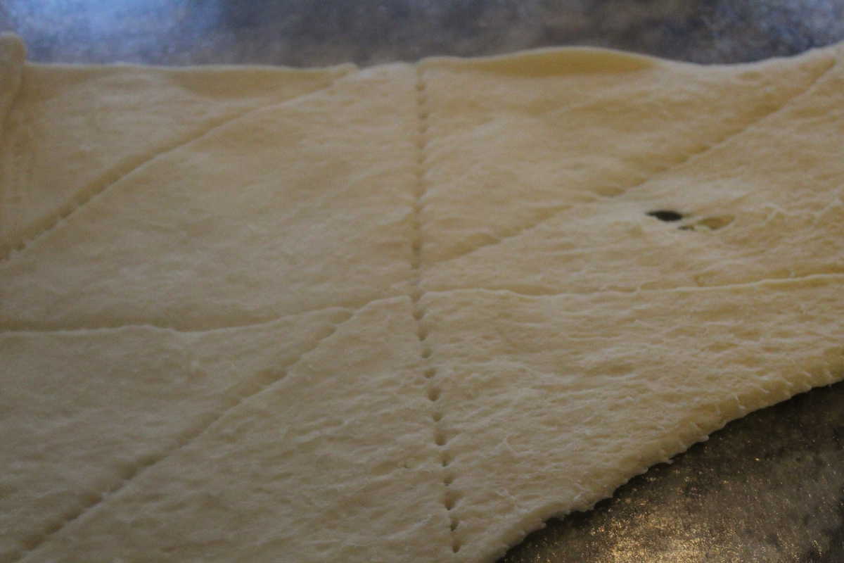 HOW TO MAKE PILLSBURY CRESCENT ROLLS IN THE AIR FRYER