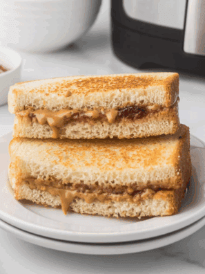 air fryer peanut butter and jelly sandwich