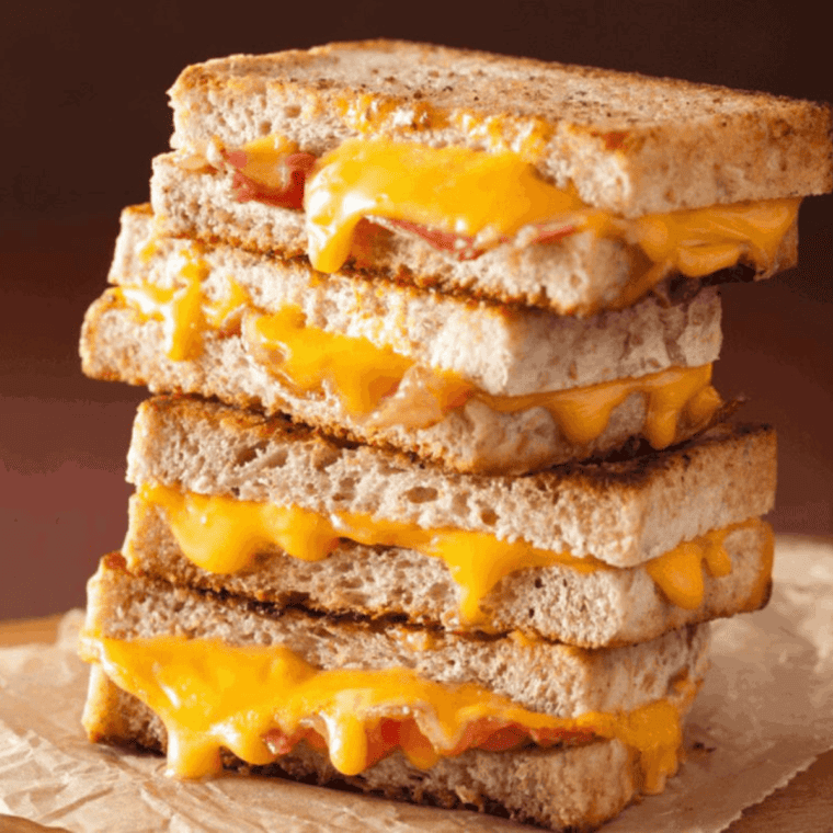 Apple Bacon and Cheddar Grilled Cheese