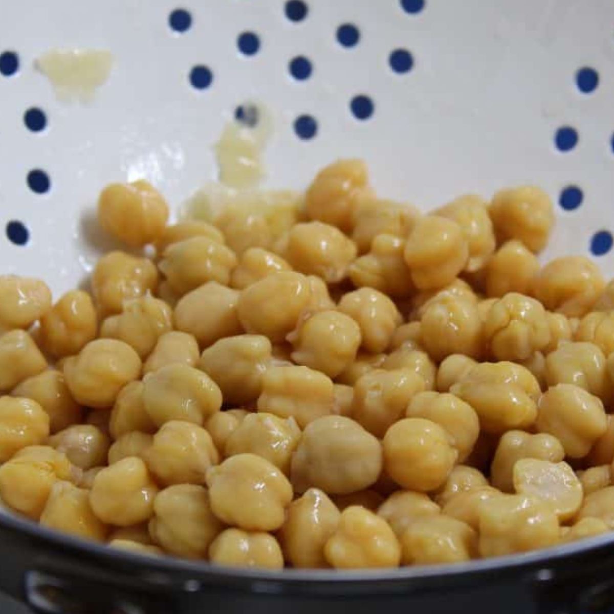 Air Fryer Cajun Roasted Chickpeas 