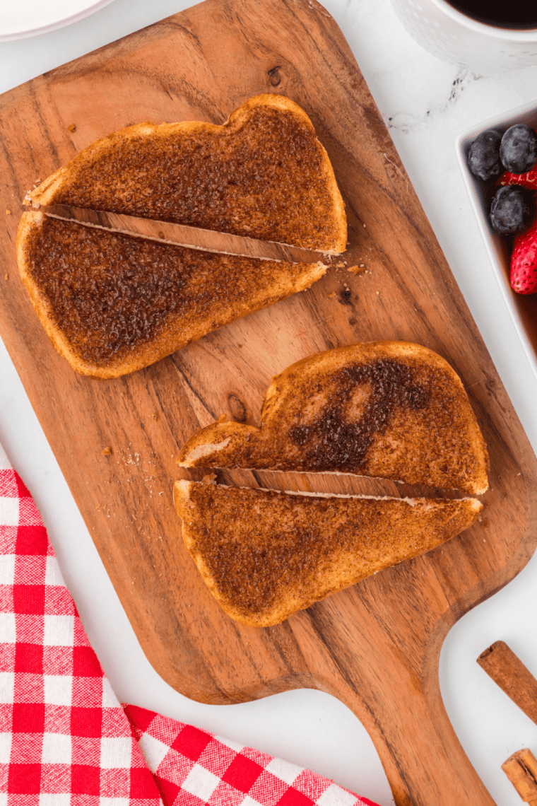 Golden, crispy Air Fryer Cinnamon Toast with a sweet cinnamon sugar topping, ready to enjoy.