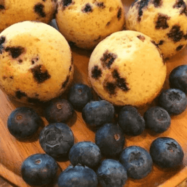 air fryer blueberry muffin bites