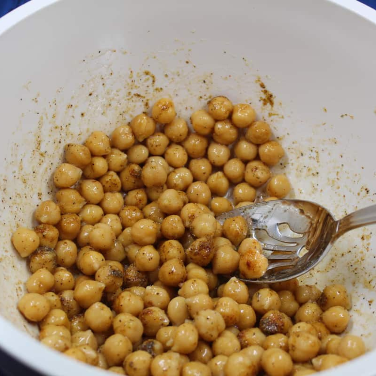 Air Fryer Spicy Garlic Roasted Chickpeas