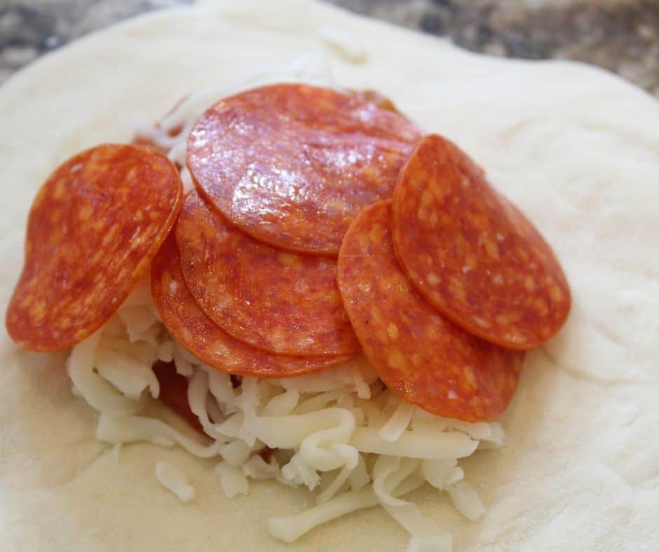 Air Fryer Pepperoni Calzone