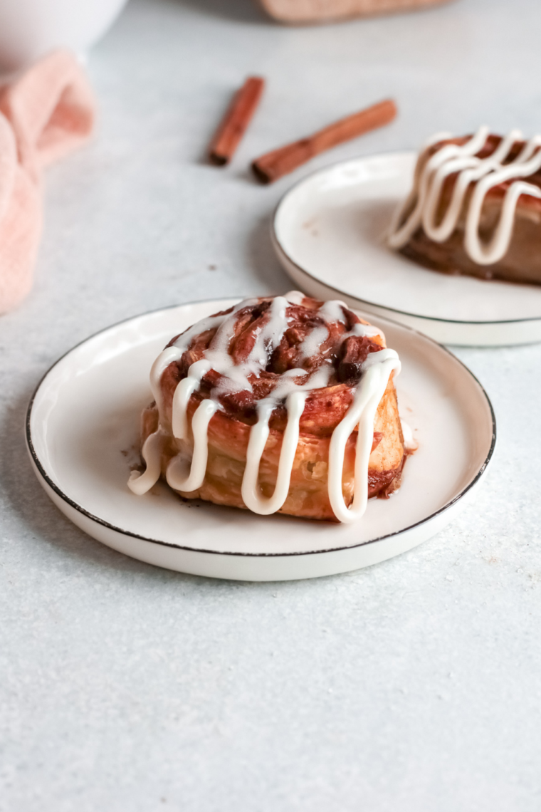 Air Fryer Pumpkin Cinnamon Rolls