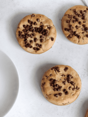 Air Fryer Chocolate Chip Oatmeal Cookies