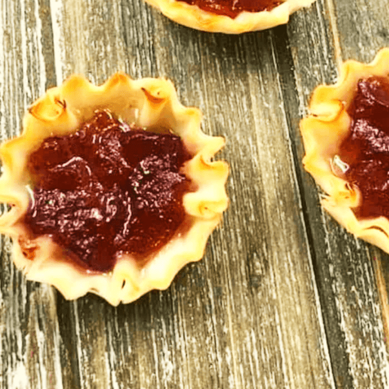 Air Fryer Cranberry Brie Bites