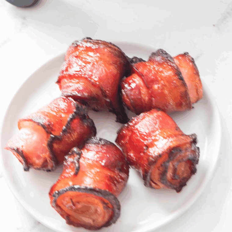 Air Fryer Maple Sugar Glazed Bacon Roses, crispy and golden with a sweet maple glaze, ready to serve as a savory-sweet appetizer.