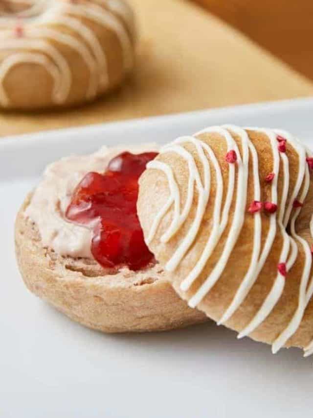 cropped-Air-Fryer-Strawberry-Bagels.jpg