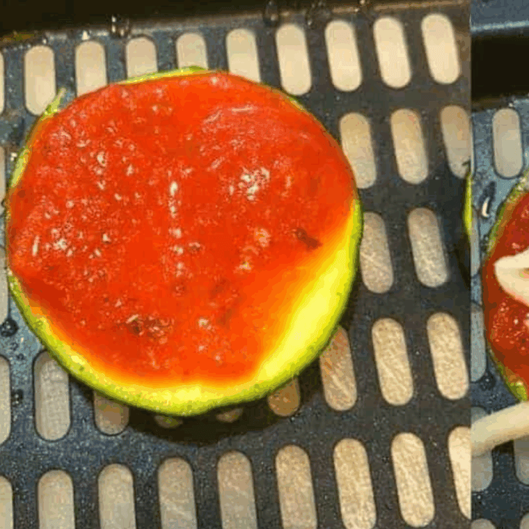 Place the marinara sauce or pizza sauce on top of the zucchini.