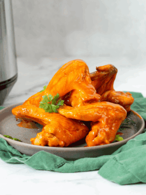 Domino’s Hot Buffalo Chicken (Copycat)