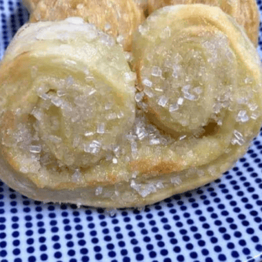 Air Fryer French Palmier &ndash; crisp, buttery, and flaky palmiers made quickly in the air fryer. Perfect for a sweet snack or elegant dessert in minutes.