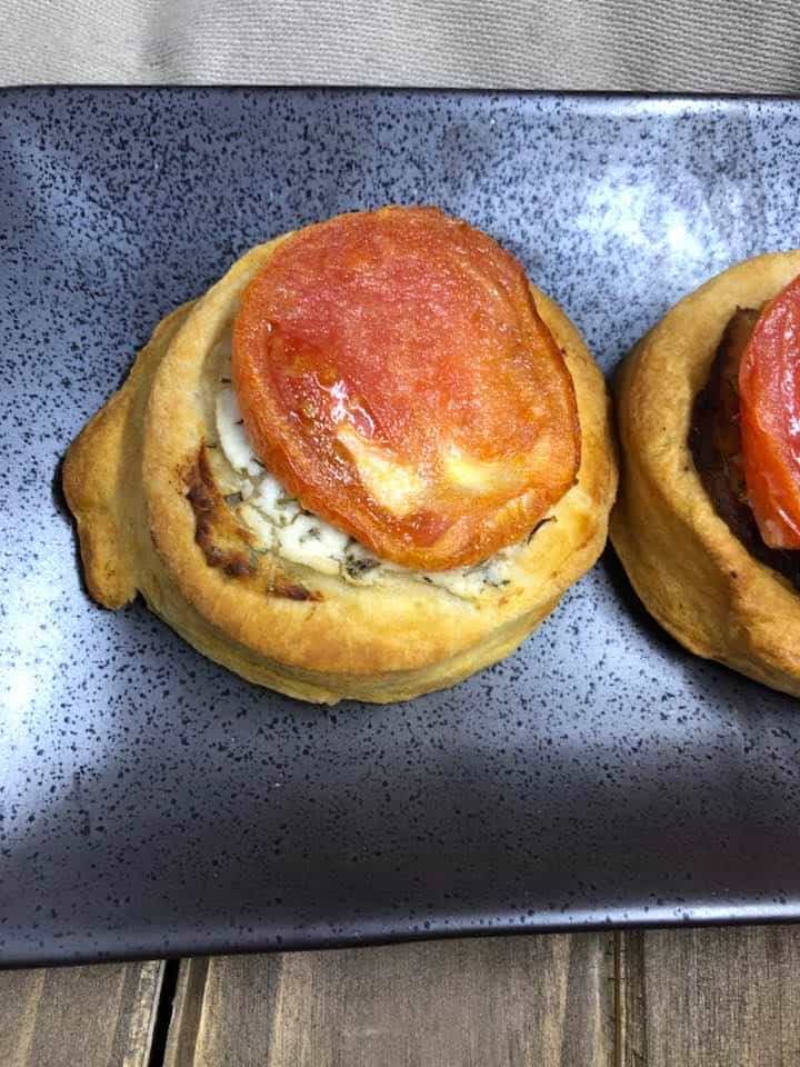 How To Make Roasted Tomato-Goat Cheese Tarts In The Air Fryer