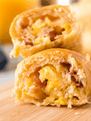 Easy Cheese Stuffed Crescent Rolls