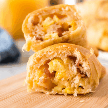 Easy Cheese Stuffed Crescent Rolls