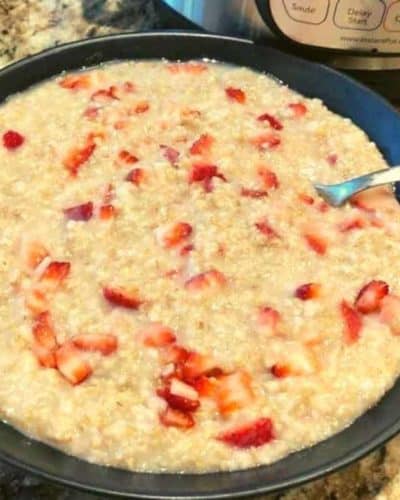 Instant Pot Strawberry Oatmeal