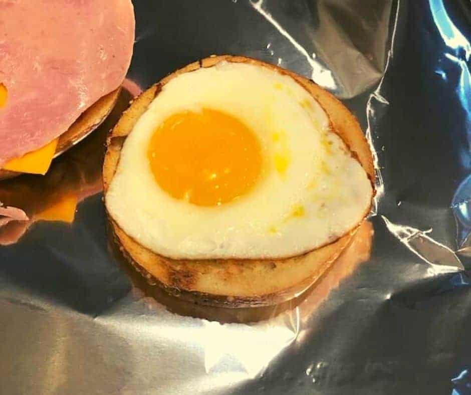 Top Egg Sandwich With Egg