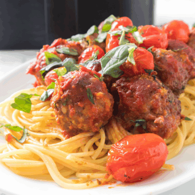 Bobby Flay&rsquo;s meatball recipe delivers tender, flavorful meatballs packed with bold seasonings and herbs. Perfect for sandwiches, pasta, or appetizers, they bring restaurant-quality flavor to your kitchen.