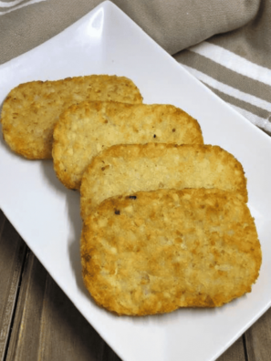 Make perfectly crispy frozen hash browns in the air fryer in just 10 minutes! Works for hash brown patties AND shredded hash browns. Includes a brand guide, two-stage crispy method, and breakfast sandwich ideas.