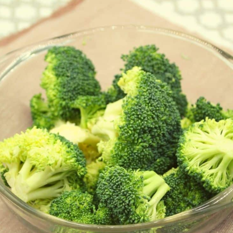 Ingredients needed for Air Fryer Broccoli and Cheese Sauce