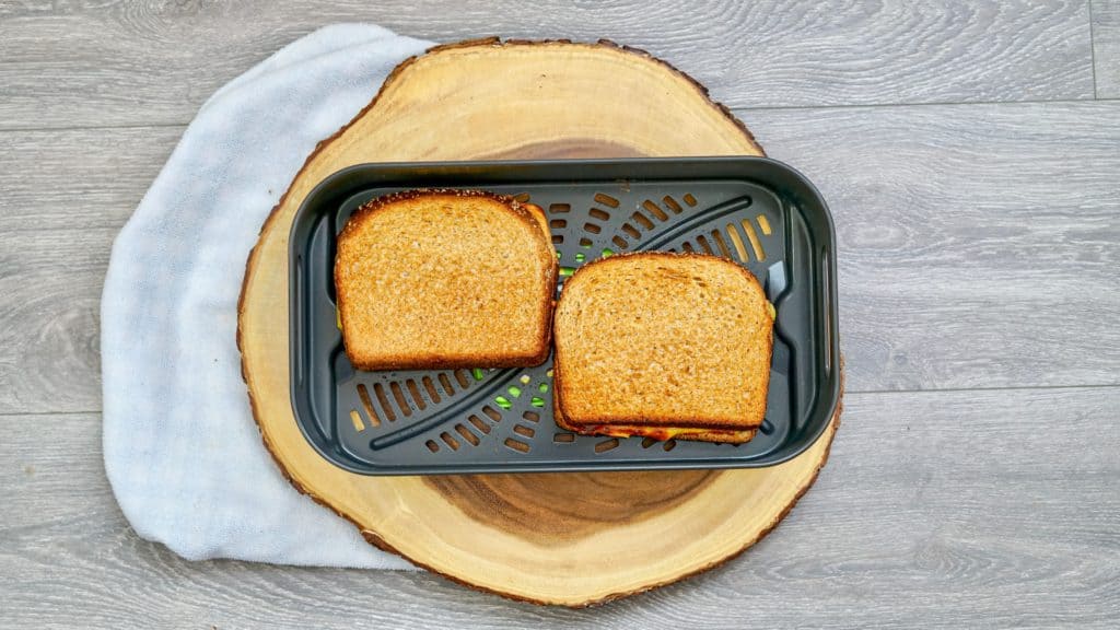 Air Fryer Weight Watcher Grilled Cheese is amazing! If you are looking for a great low-calorie lunch, this is one of my favorites! 
