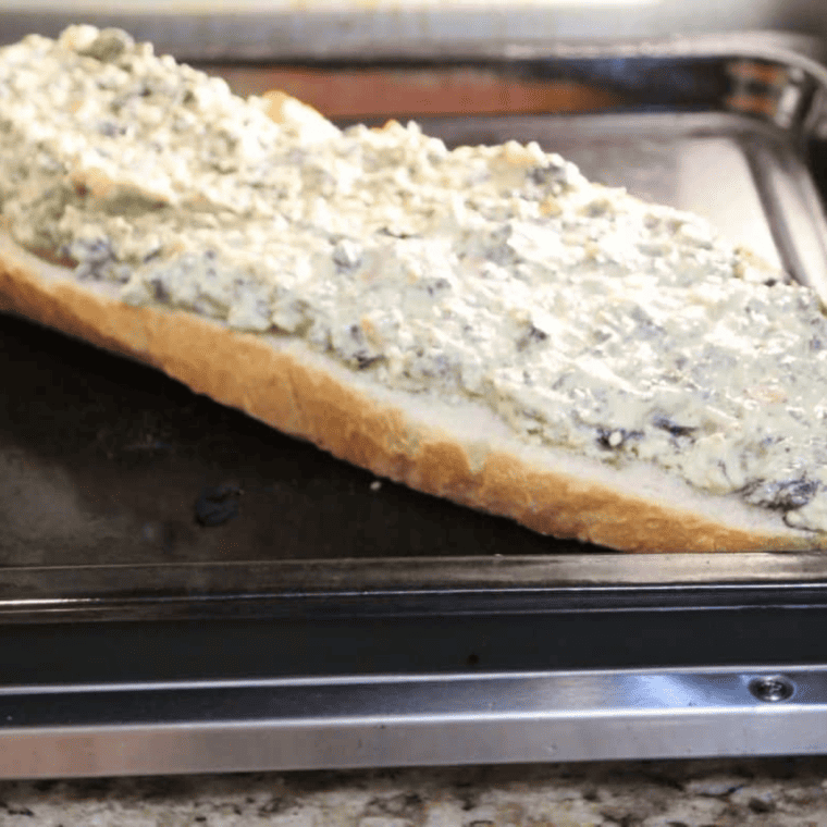 air fryer creamy spinach and cheese bread (4)
