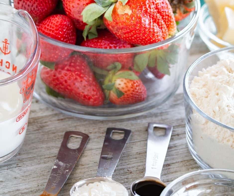 Ingredients Needed For Air Fryer Strawberry Cobbler