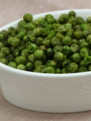 "Air fried frozen peas, crispy and golden, ready to be served as a healthy side dish."