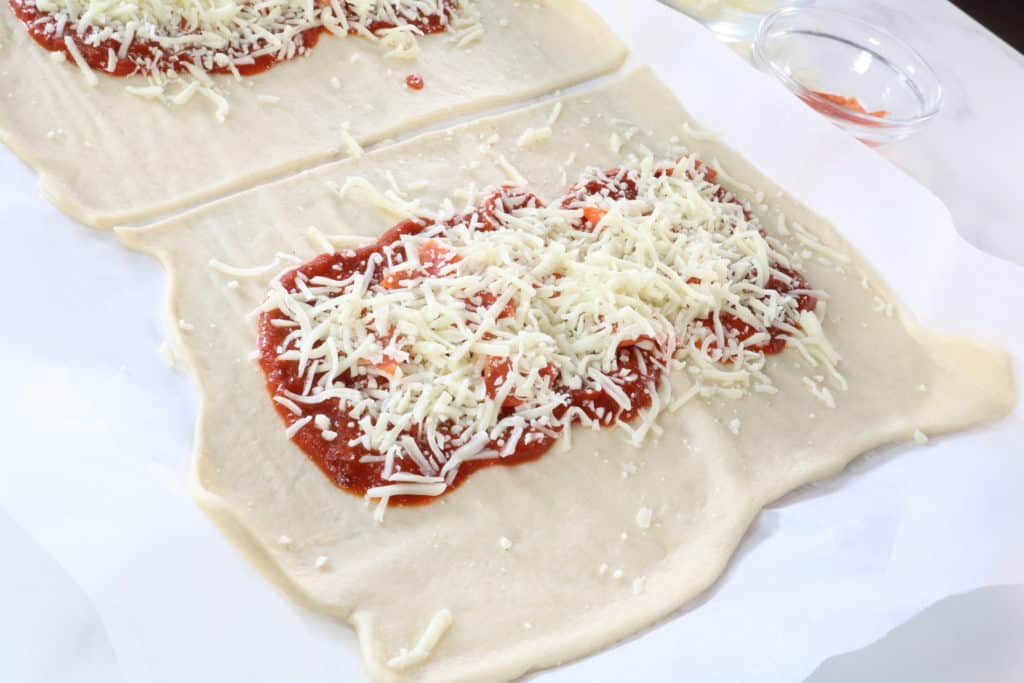 How to Make Pepperoni Stromboli