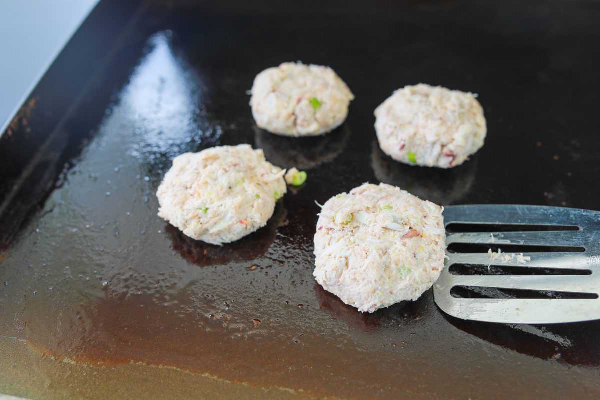 Blackstone Crab Cakes - Fork To Spoon