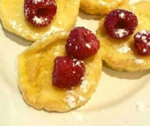 Air Fryer Raspberry Dutch Baby Pancakes