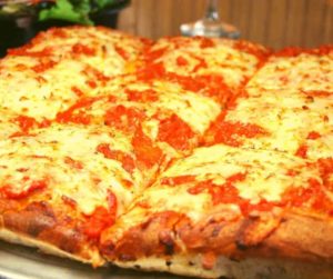 https://forktospoon.com/wp-content/uploads/2021/06/Air-Fryer-Chicago-Style-Deep-Dish-Pizza-1-300x251.jpg