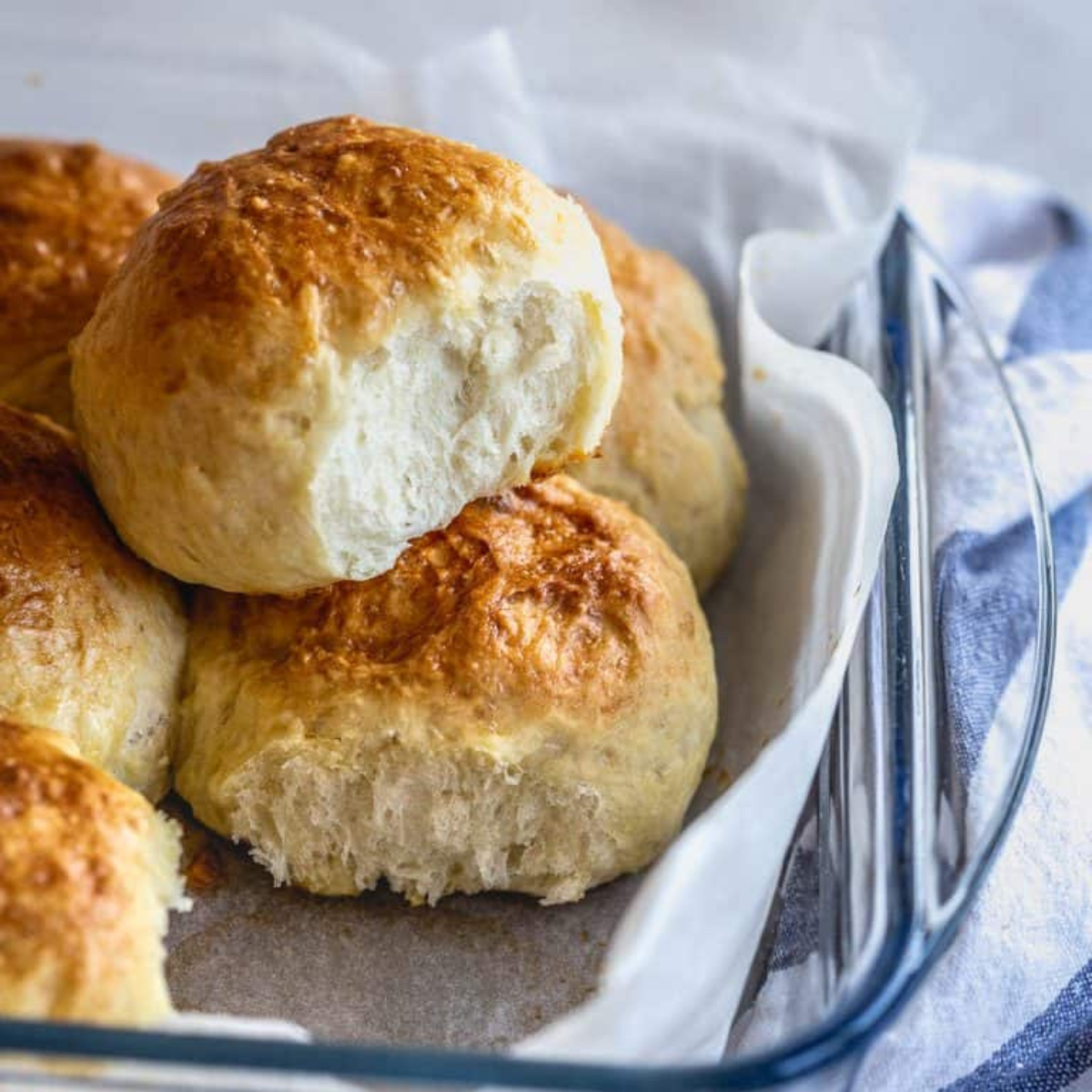 Air Fryer Soft Dinner Rolls