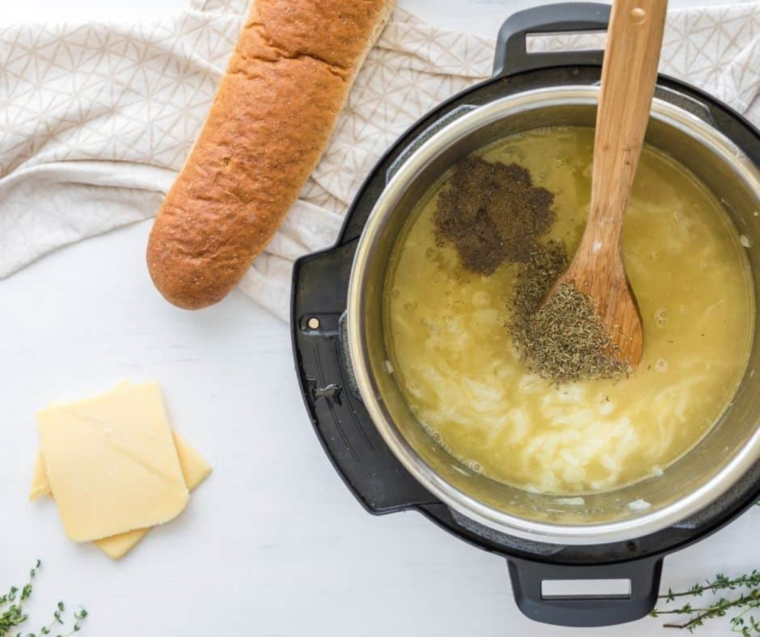 Instant Pot Copycat Applebees French Onion Soup