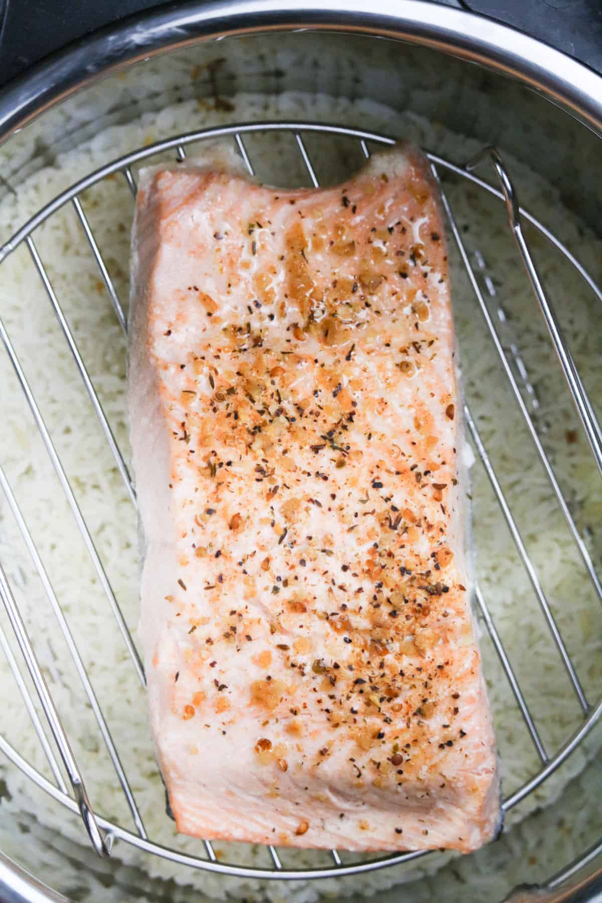 Are you ready to try out a delicious and healthy dinner recipe that doesn't take hours of laborious preparation and cooking? With the Instant Pot's simple, time-saving operation, you can have restaurant-worthy Lemon Salmon on your plate in less than 45 minutes. This easy-to-follow guide will show you all the steps how to make this amazing dish featuring lemon juice, garlic, parsley, and dill - perfect for a quick yet impressive midweek meal!